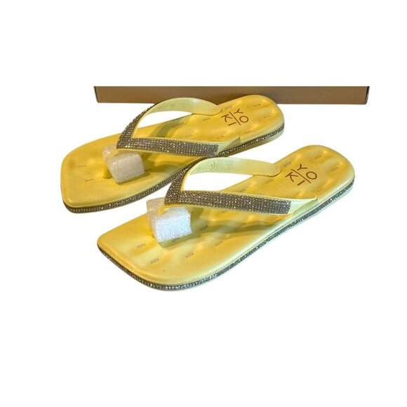 Yo Ki Women's Eula Embellished Flip Flop Slip On Flats Yellow Size 5 NIB - Picture 2 of 4